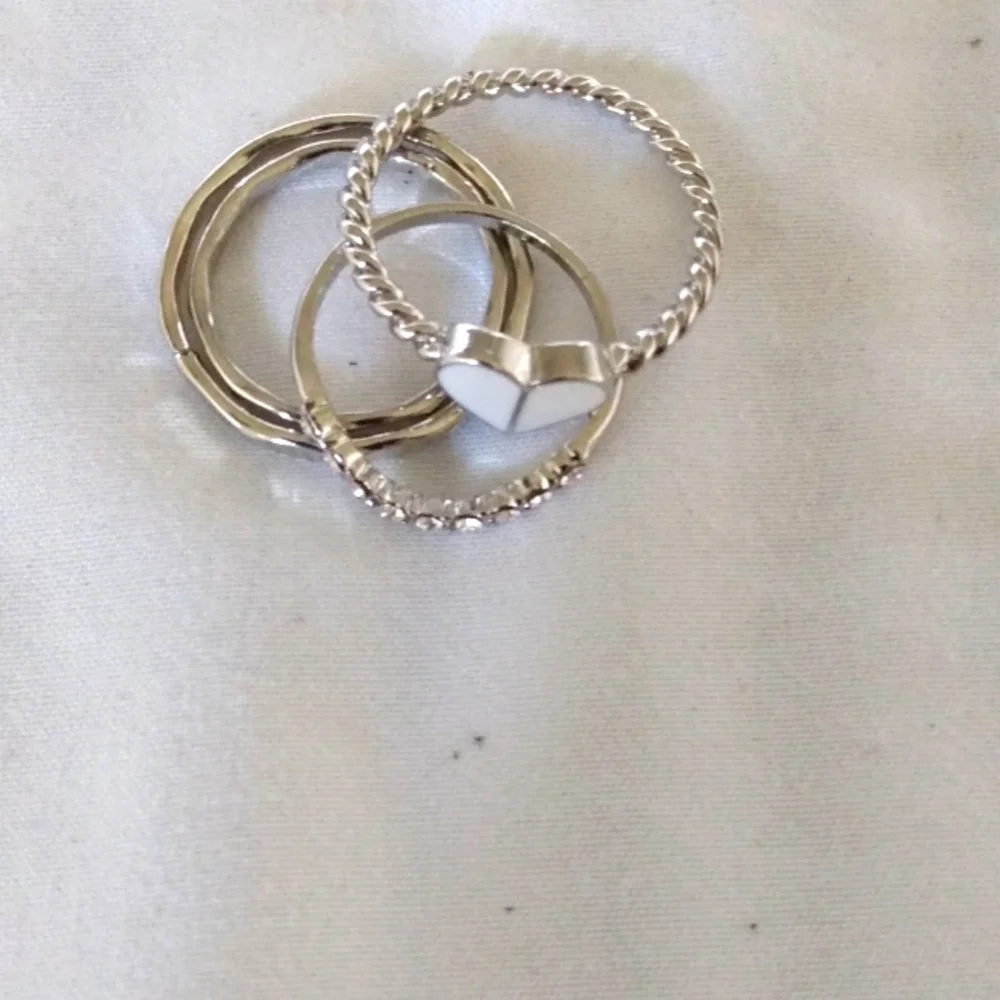Silver ring - Picture 5 of 5